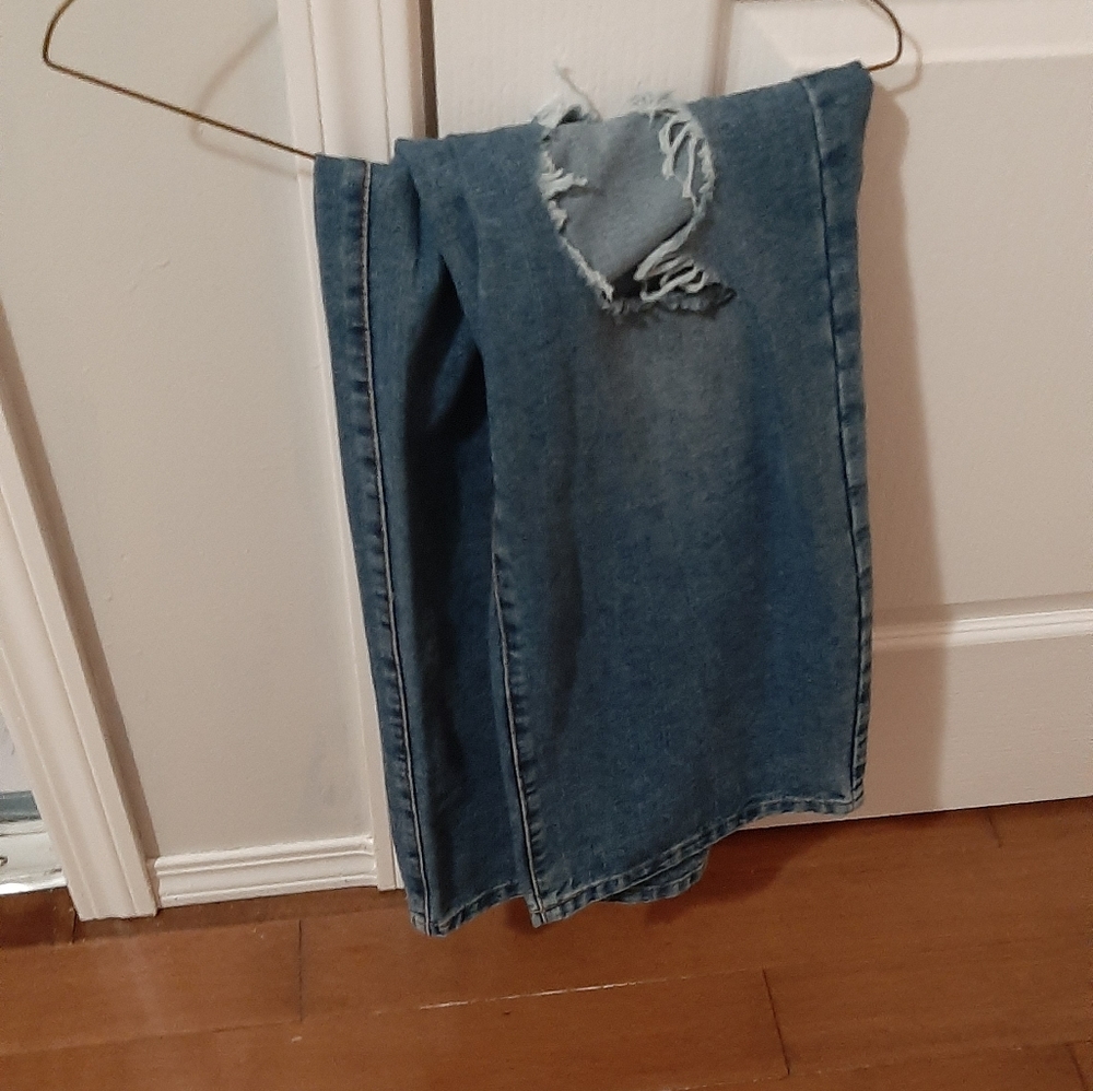 Ripped jeans - Picture 2 of 4